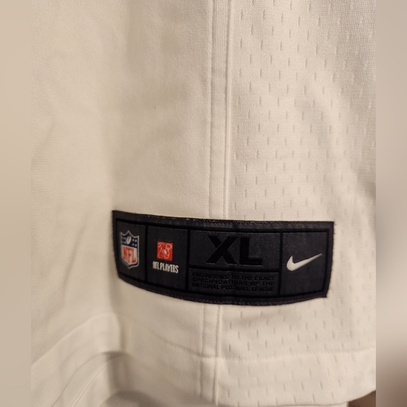 New England Patriots Tom Brady Jersey Salute To Service Men's XL - Picture 3 of 8